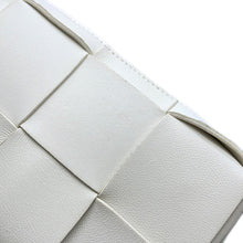 将图像加载到图库查看器中，Bottega Veneta Maxi INTRECCIATO Cassette Shoulder Bag White755031 Leather Size Mini
