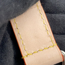 将图像加载到图库查看器中，LOUIS VUITTON Handle ・ Soft Trunk SilverM45885 Monogram・Mirror
