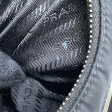 将图像加载到图库查看器中，PRADA Shoulder Bag Re-Edition 2005 Black1BH204 Nylon
