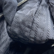 将图像加载到图库查看器中，PRADA Shoulder Bag Re-Edition 2005 Black1BH204 Nylon
