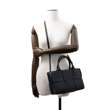 将图像加载到图库查看器中，Bottega Veneta alcotote Black709337 Lambskin Size Mini

