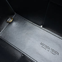 将图像加载到图库查看器中，Bottega Veneta alcotote Black709337 Lambskin Size Mini
