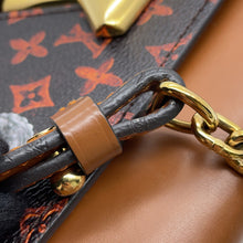 Load image into Gallery viewer, LOUIS VUITTON Sac Twist OrangeM44408 Monogram・Catogram Size MM
