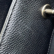 将图像加载到图库查看器中，CHANEL Executive 2WAY Tote Black Leather
