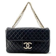 Load image into Gallery viewer, CHANEL Matelasse PearlCC Logo 4-chain ChainShoulder Bag BlackA39011 Lambskin
