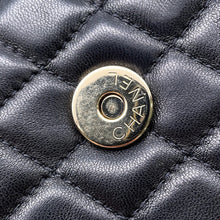 Load image into Gallery viewer, CHANEL Matelasse PearlCC Logo 4-chain ChainShoulder Bag BlackA39011 Lambskin

