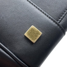 Load image into Gallery viewer, LOEWE Amazonas BlackA039N10X03 Leather Size 19
