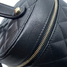 将图像加载到图库查看器中，CHANEL Top Handle Matelasse CC Logo Vanity Bag BlackAP2573 Caviar Leather
