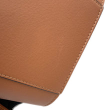 Load image into Gallery viewer, LOEWE hammock Tan314.30.V07 Leather Size Mini
