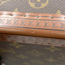 Load image into Gallery viewer, LOUIS VUITTON Tabor 26 BrownM47114 Monogram
