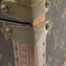 Load image into Gallery viewer, LOUIS VUITTON Tabor 26 BrownM47114 Monogram
