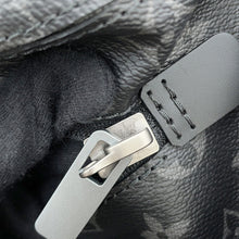 Load image into Gallery viewer, LOUIS VUITTON Horizon Soft 2R55 NoirM23162 Monogram Eclipse
