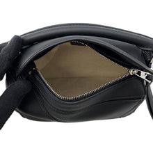 Load image into Gallery viewer, LOEWE Puzzle bag Black322.30.U95 Leather Size Mini
