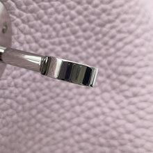 Load image into Gallery viewer, HERMES Lindy Verso mauve pail / machete Taurillon Clemence Size 26
