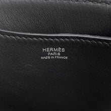Load image into Gallery viewer, HERMES In the loop Ecru/Black Toile H Swift Leather Size 18
