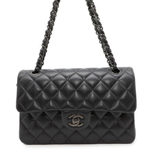 将图像加载到图库查看器中，CHANEL Matelasse W Flap Chain Shoulder Bag BlackA01113 Lambskin Size 23
