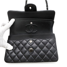 将图像加载到图库查看器中，CHANEL Matelasse W Flap Chain Shoulder Bag BlackA01113 Lambskin Size 23
