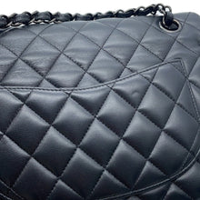 将图像加载到图库查看器中，CHANEL Matelasse W Flap Chain Shoulder Bag BlackA01113 Lambskin Size 23
