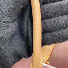 Load image into Gallery viewer, LOUIS VUITTON Onthego Rose claireM57641 Monogram / Giant Size GM
