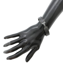 Load image into Gallery viewer, HERMES ClicHH So Black Size T5 Noir・Matt Metal Enamel

