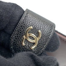 将图像加载到图库查看器中，CHANEL passport case BlackAP3791 Caviar Leather
