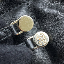 将图像加载到图库查看器中，CHANEL Matelasse Backpack Black Leather
