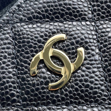 将图像加载到图库查看器中，CHANEL Matelasse CC Logo Small Wallet BlackAP4652 Caviskin
