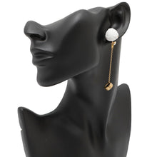 将图像加载到图库查看器中，Dior Tribal Star Ball AirPods Holder Earrings D-VIBE White Metal
