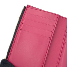 Load image into Gallery viewer, LOUIS VUITTON Portefeuille Capucine Compact Noir/Hot pinkM62157 Taurillon Leather
