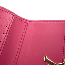Load image into Gallery viewer, LOUIS VUITTON Portefeuille Capucine Compact Noir/Hot pinkM62157 Taurillon Leather
