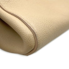 Load image into Gallery viewer, SAINT LAURENT PARIS Gaba Rive Gorge Beige400413 Leather

