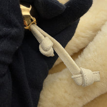 将图像加载到图库查看器中，Bottega Veneta ★Valve Tote Bag Beige Fur
