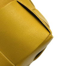 将图像加载到图库查看器中，Bottega Veneta Maxi INTRECCIATO Cassette Crossbody Shoulder Yellow680218 Leather Size Small
