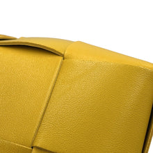 将图像加载到图库查看器中，Bottega Veneta Maxi INTRECCIATO Cassette Crossbody Shoulder Yellow680218 Leather Size Small
