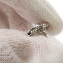 Load image into Gallery viewer, Van Cleef &amp; Arpels De Papillon Entree Les Doors Ring Size 50/#10VCARO61900 18K White Gold
