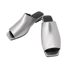 将图像加载到图库查看器中，HERMES Sandals《Idol》 Silver Leather Size 36
