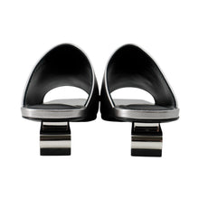 将图像加载到图库查看器中，HERMES Sandals《Idol》 Silver Leather Size 36
