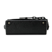 将图像加载到图库查看器中，LOUIS VUITTON Steamer Wearable Wallet NoirM81746 Taurillon Leather/Monogram・Pattern
