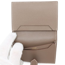 将图像加载到图库查看器中，HERMES Bearn Card Case Etoupe Epsom
