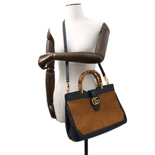 将图像加载到图库查看器中，GUCCI Japan Limited Edition Double GG Bamboo Top Handle Bag Navy655657 Straw Leather
