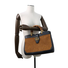 将图像加载到图库查看器中，GUCCI Japan Limited Edition Double GG Bamboo Top Handle Bag Navy655657 Straw Leather
