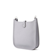 Load image into Gallery viewer, HERMES Evelyne Amazon Short Green Pantan Taurillon Clemence Size TPM
