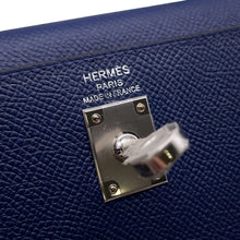 Load image into Gallery viewer, HERMES Kelly Sellier blue navy Epsom Size 25
