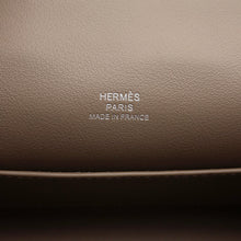 将图像加载到图库查看器中，HERMES PochetteKelly Etoupe Swift Leather
