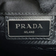 将图像加载到图库查看器中，PRADA ★Logo messenger bag Black2VD700 Nylon
