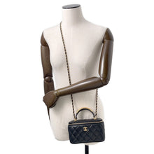 将图像加载到图库查看器中，CHANEL Matelasse Top Handle Chain Vanity Bag BlackAP2199 Lambskin
