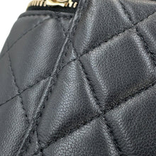 将图像加载到图库查看器中，CHANEL Matelasse Top Handle Chain Vanity Bag BlackAP2199 Lambskin
