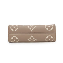 Load image into Gallery viewer, LOUIS VUITTON OnthegoEW Tourterelle/ClaimM23641 Monogram Empreinte Leather Size EW
