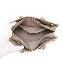 Load image into Gallery viewer, LOUIS VUITTON OnthegoEW Tourterelle/ClaimM23641 Monogram Empreinte Leather Size EW
