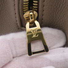 Load image into Gallery viewer, LOUIS VUITTON OnthegoEW Tourterelle/ClaimM23641 Monogram Empreinte Leather Size EW
